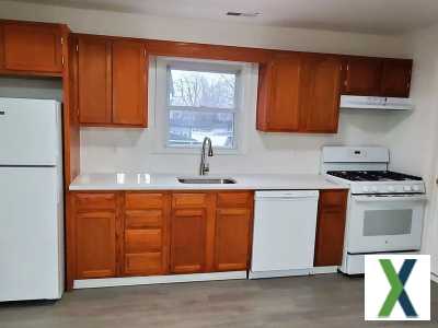 Photo 3 bd, 1 ba, 980 sqft Apartment for rent - Lyndhurst, New Jersey