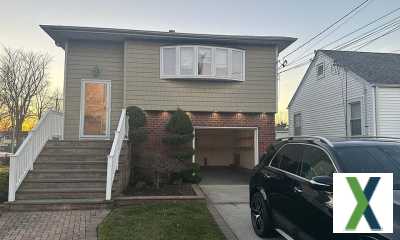 Photo 3 bd, 1 ba, 1300 sqft House for rent - Seaford, New York