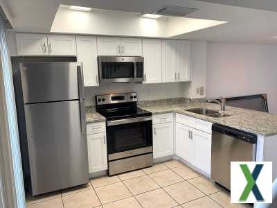 Photo 3 bd, 2 ba, 1200 sqft Townhome for rent - Iona, Florida