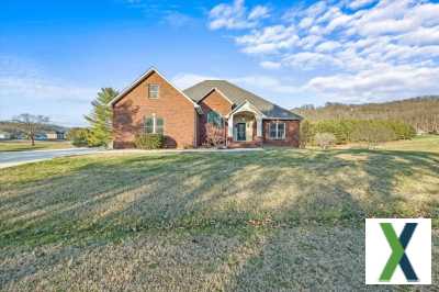 Photo 3 bd, 4 ba, 3872 sqft Home for sale - Cookeville, Tennessee