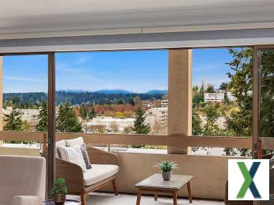 Photo 2 bd, 2 ba, 1374 sqft Home for sale - Mercer Island, Washington