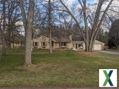 Photo 3 bd, 1.5 ba, 1500 sqft House for rent - Brookfield, Wisconsin
