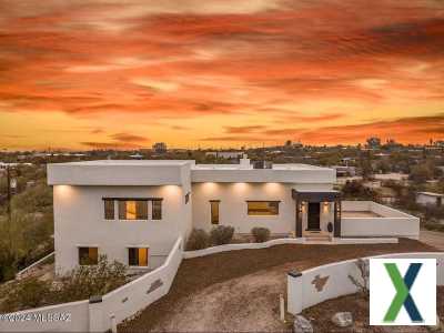 Photo 4 bd, 4 ba, 2582 sqft Home for sale - Casas Adobes, Arizona