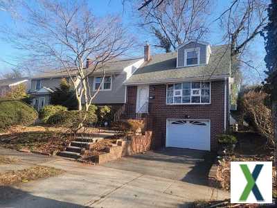 Photo 3 bd, 25 ba, 1456 sqft Home for sale - Englewood, New Jersey