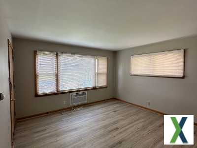 Photo 1 bd, 1 ba, 1200 sqft Apartment for rent - West Allis, Wisconsin