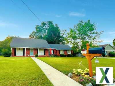 Photo 4 bd, 2 ba, 1537 sqft Home for sale - Decatur, Alabama