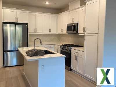 Photo 3 bd, 3 ba, 1493 sqft Townhome for rent - La Verne, California