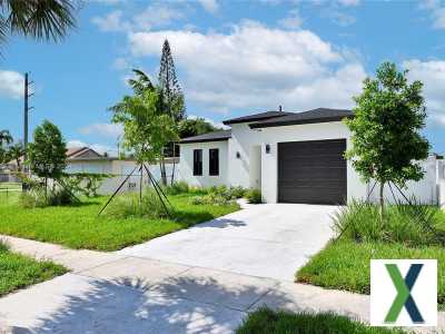 Photo 3 bd, 2 ba, 1227 sqft Home for sale - Dania Beach, Florida