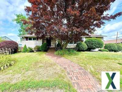 Photo 3 bd, 3 ba, 2809 sqft House for sale - Saugus, Massachusetts