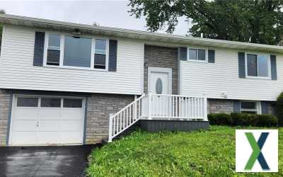 Photo 3 bd, 2 ba, 2284 sqft Home for sale - Utica, New York