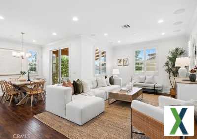 Photo 3 bd, 4 ba, 2257 sqft Home for sale - Newport Beach, California